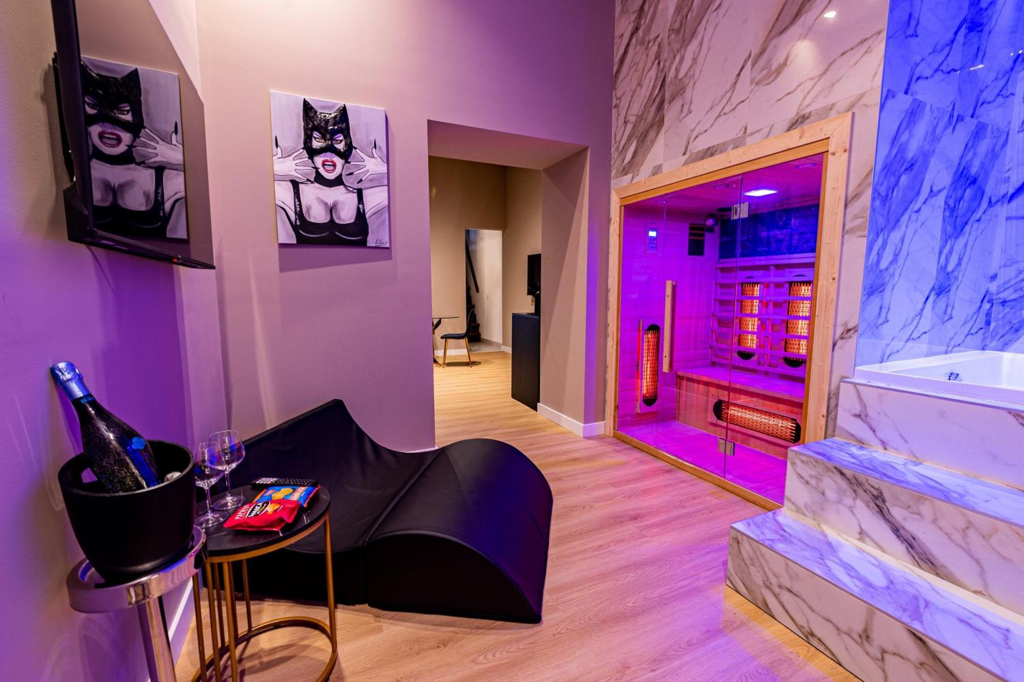 Alojamento de Acomodação e Pequeno-almoço Maximum Hub Suite&spa